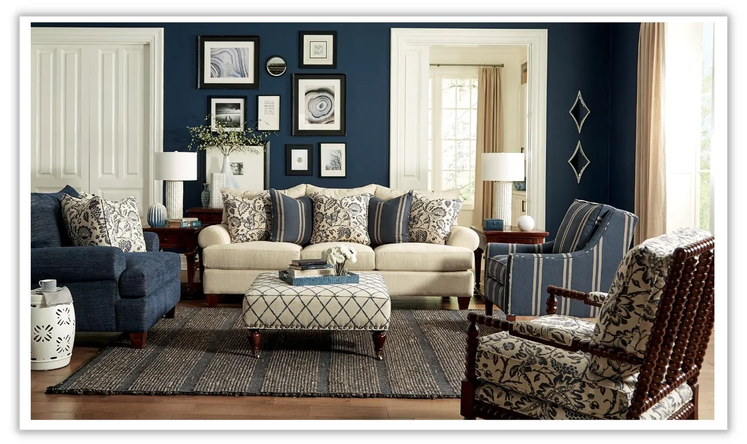 Craftmaster Paula Deen Pearla 3-Seater Stationary Fabric Sofa in Beige