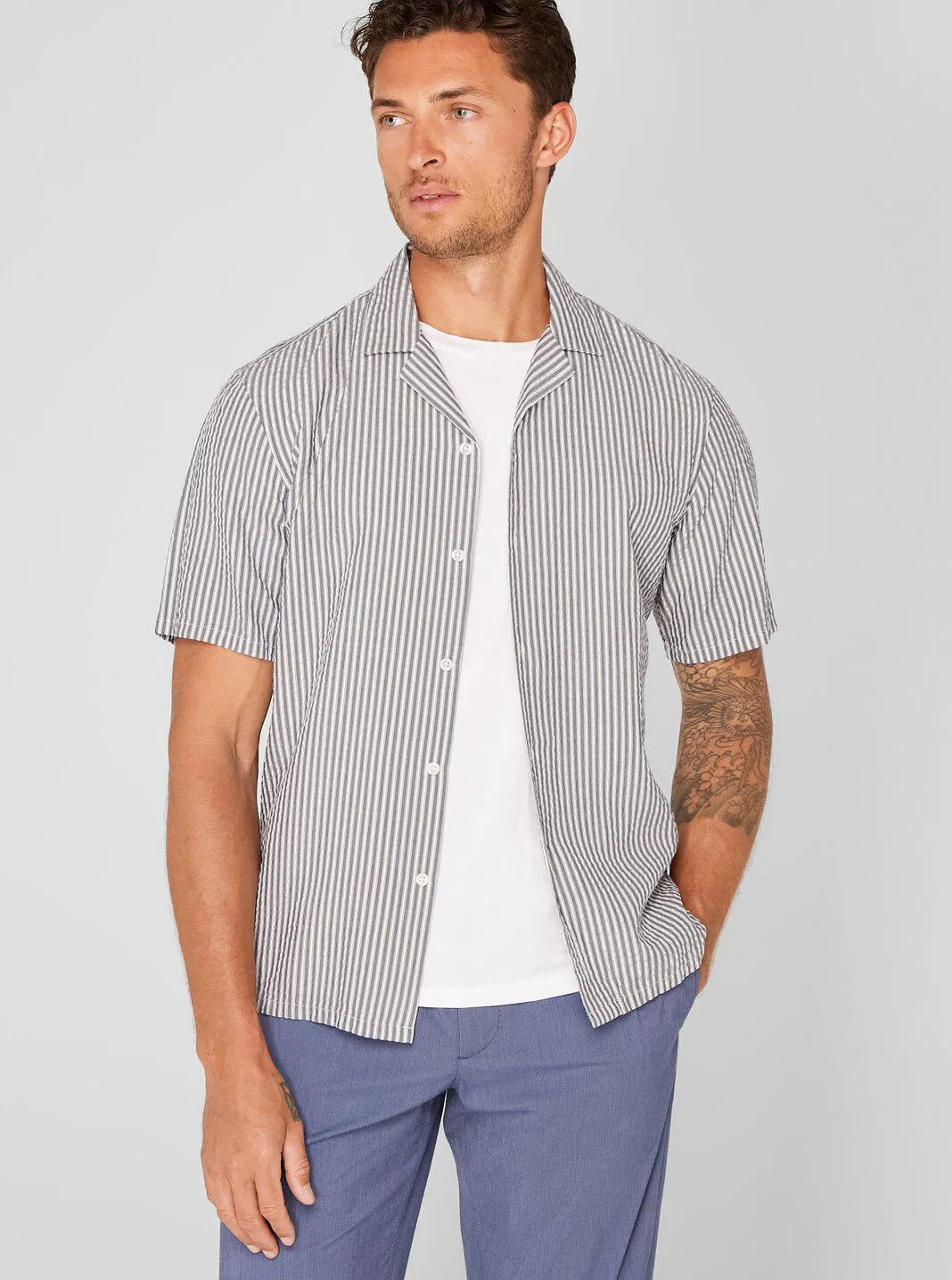 Short Sleeve Camp Collar Seersucker Shirt