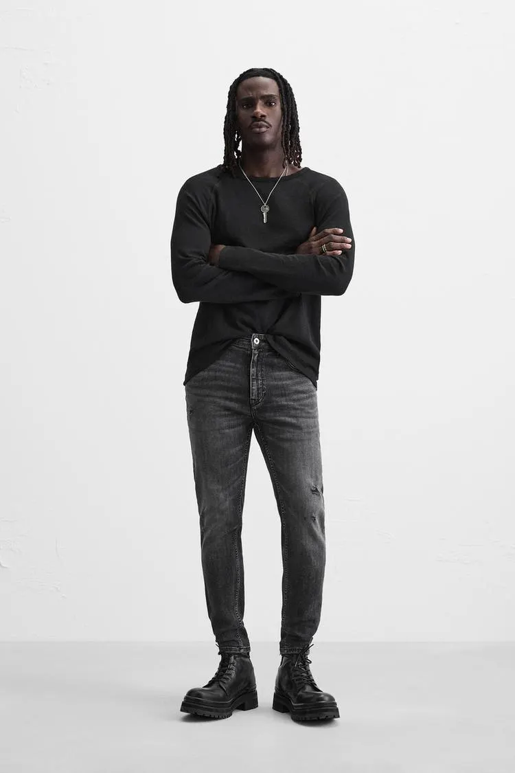 RIPPED SKINNY FIT JEANS