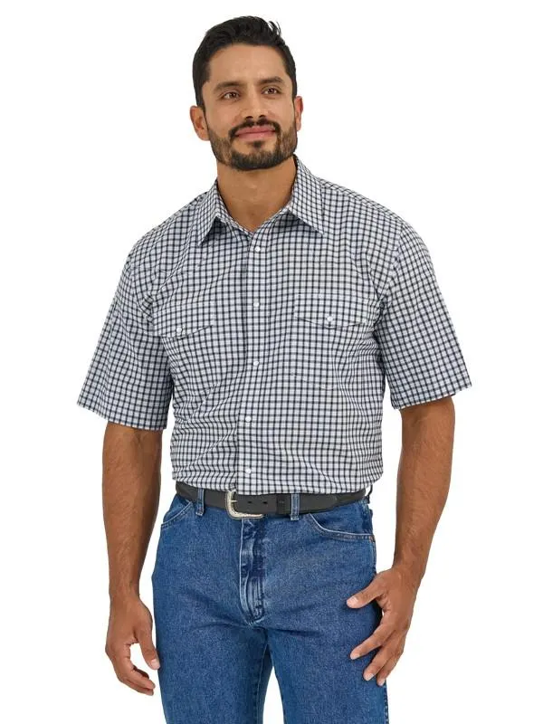 Wrangler Mens Black and Blue Wrinkle Resist Classic Short Sleeve Shirt