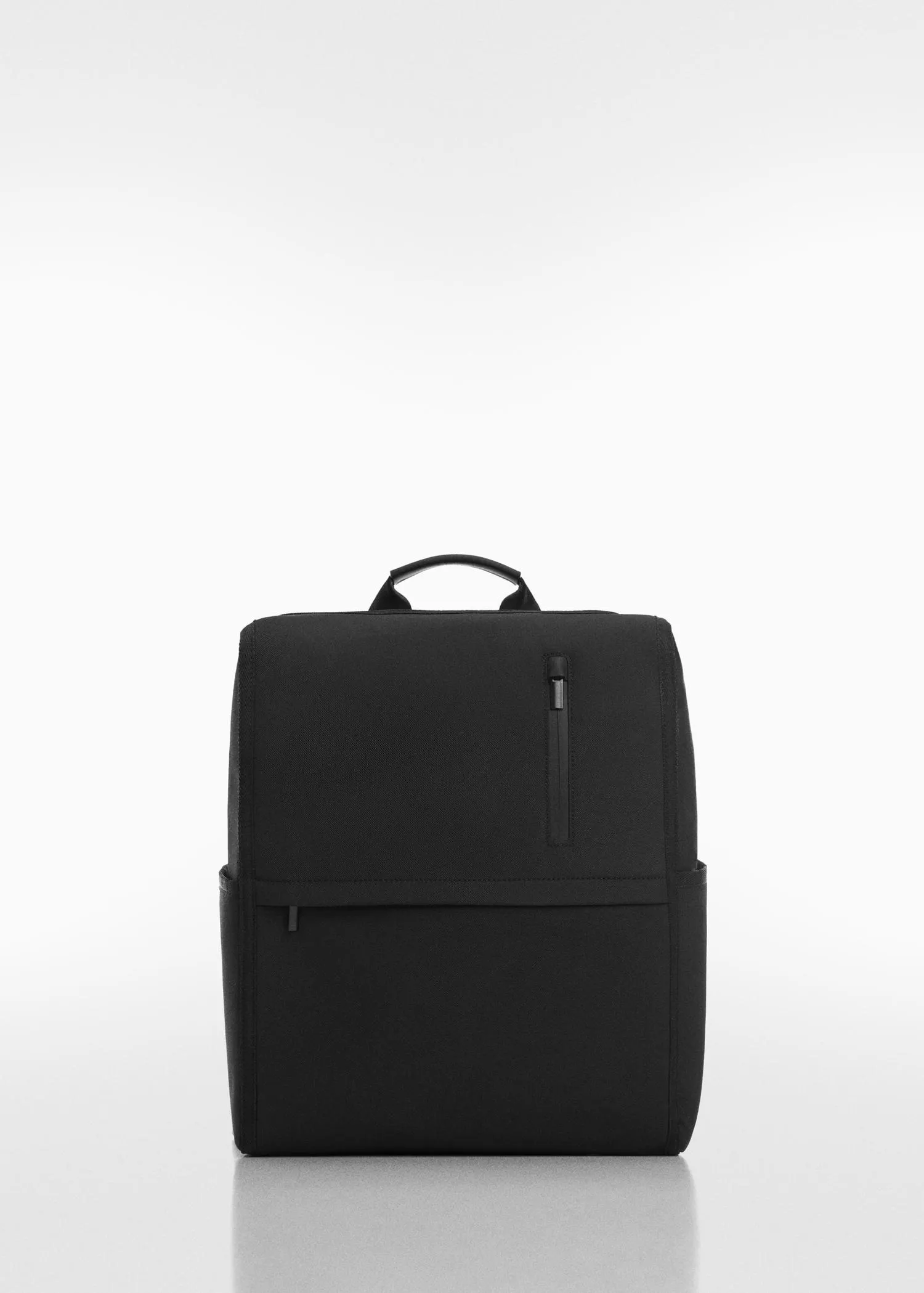 Mochila detalles efecto piel