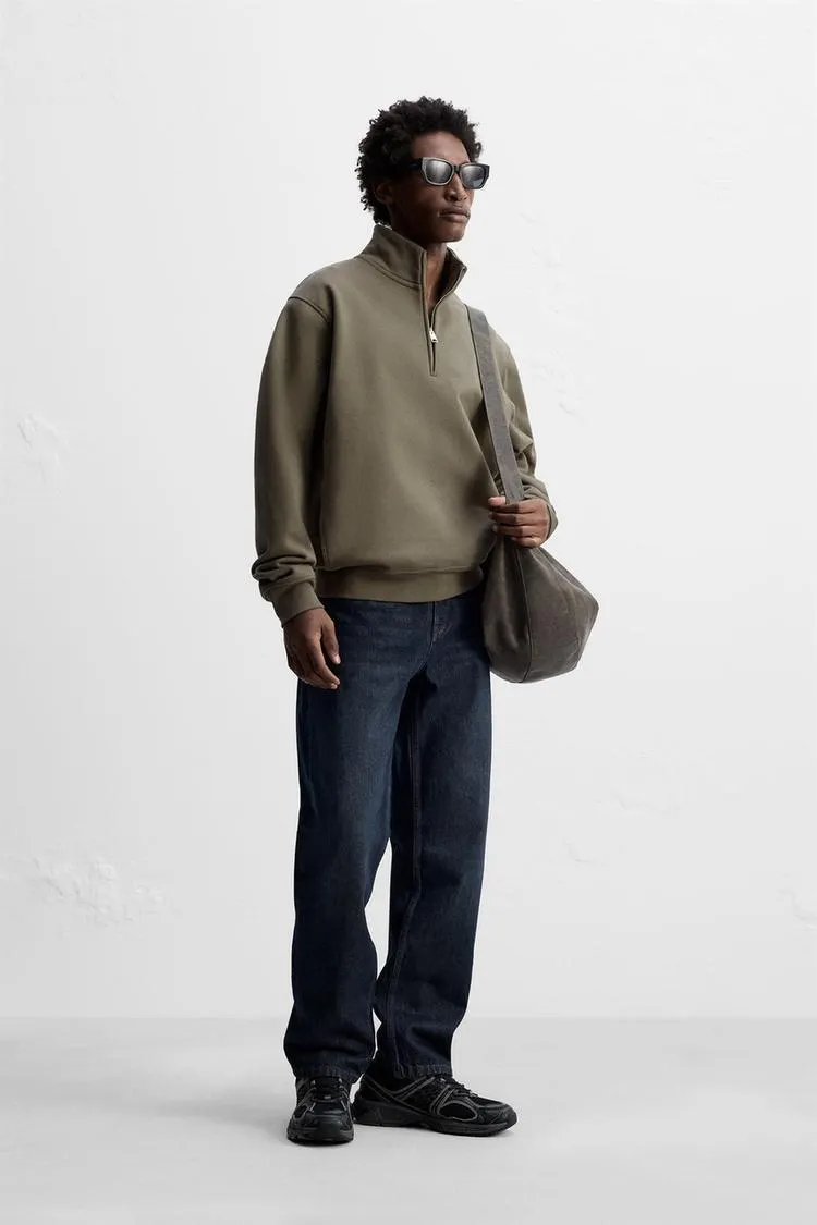 ZIPPERED COLLAR HEAVY WEIGHT SWEATSHIRT