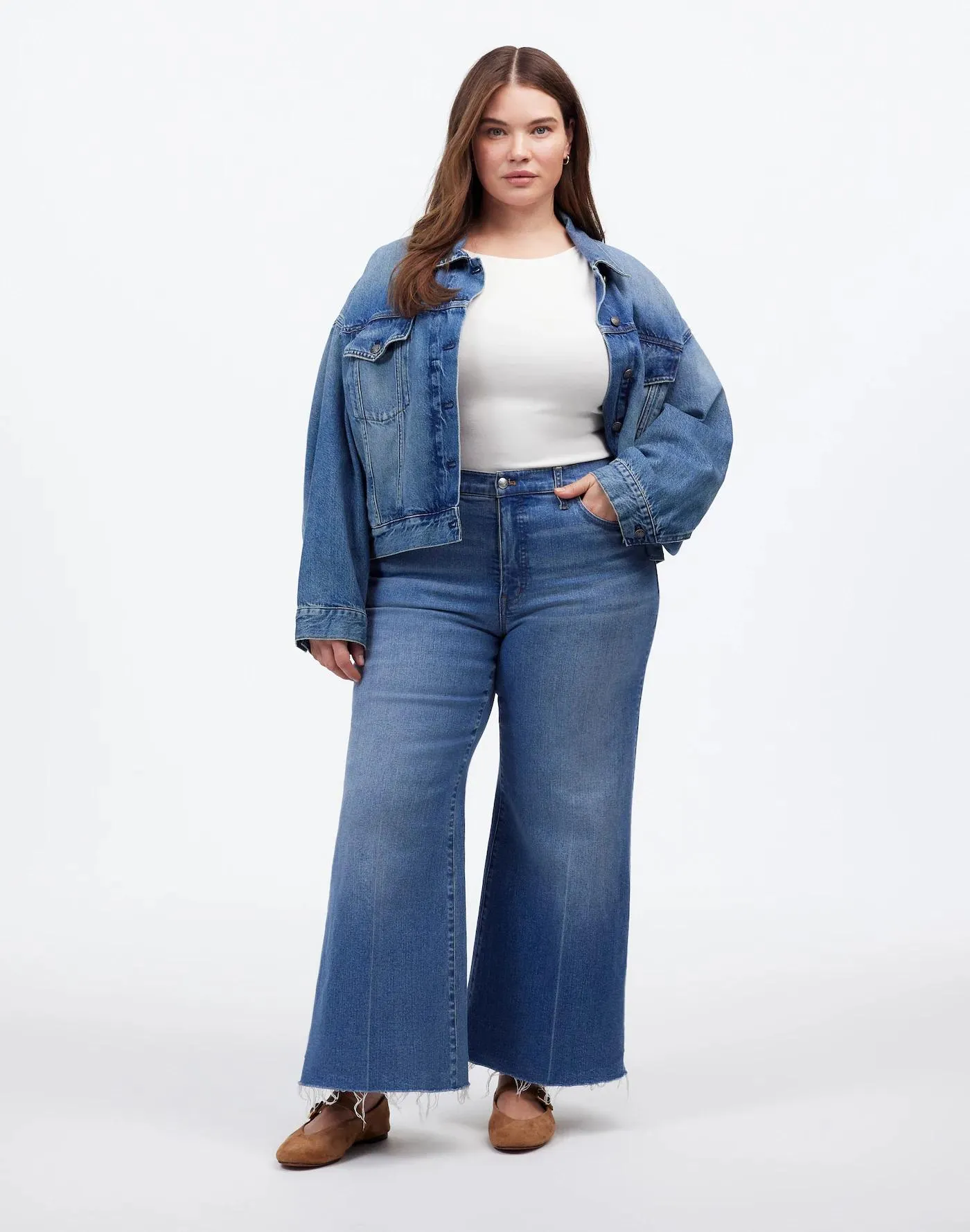 Plus Flared Wide-Leg Crop Jeans in Oneida Wash