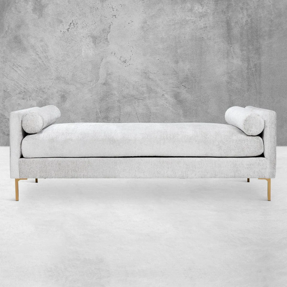 Simple Chaise in Velour