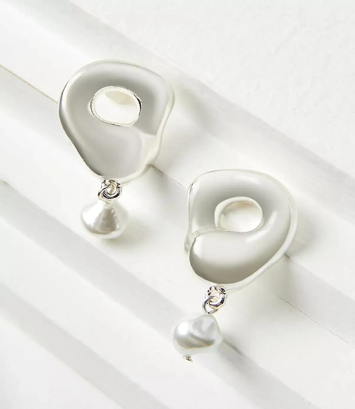 Pearlized Molded Circle Drop Earrings