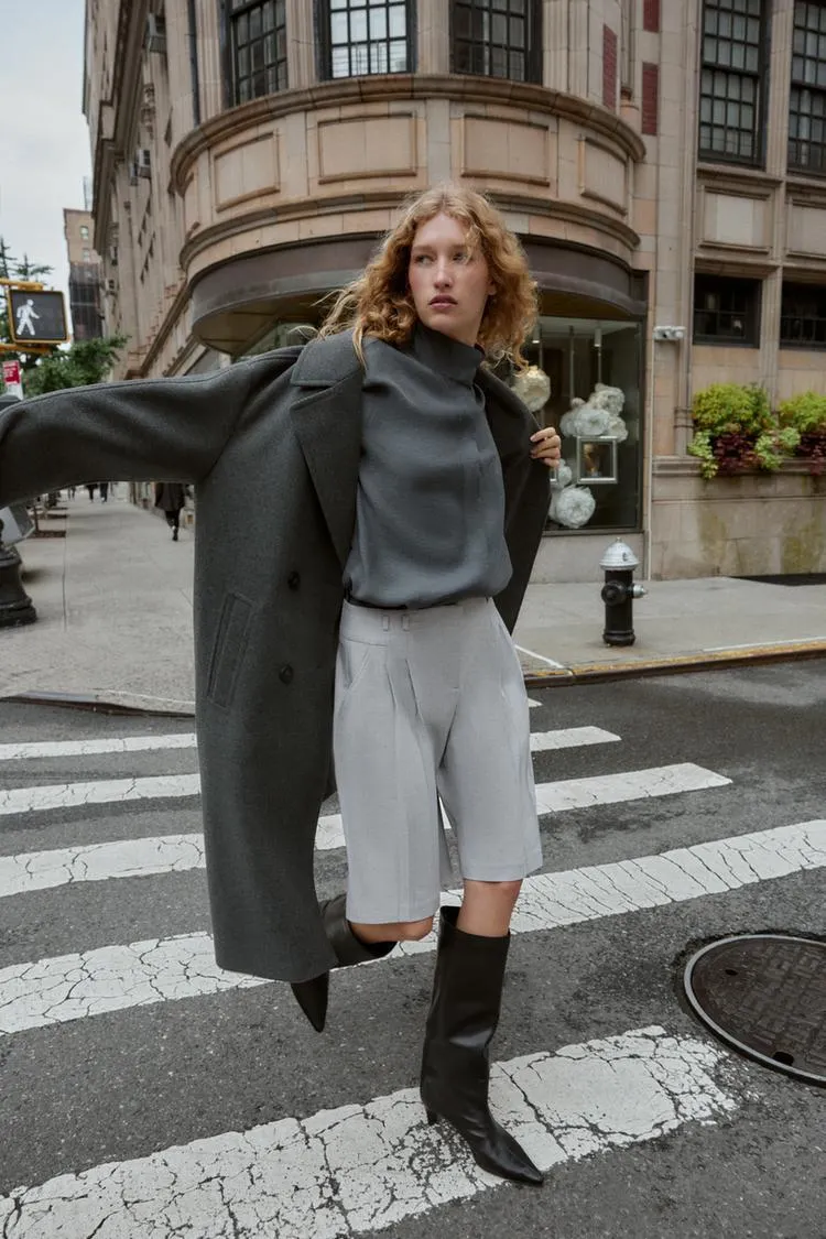PLEATED LONG SHORTS