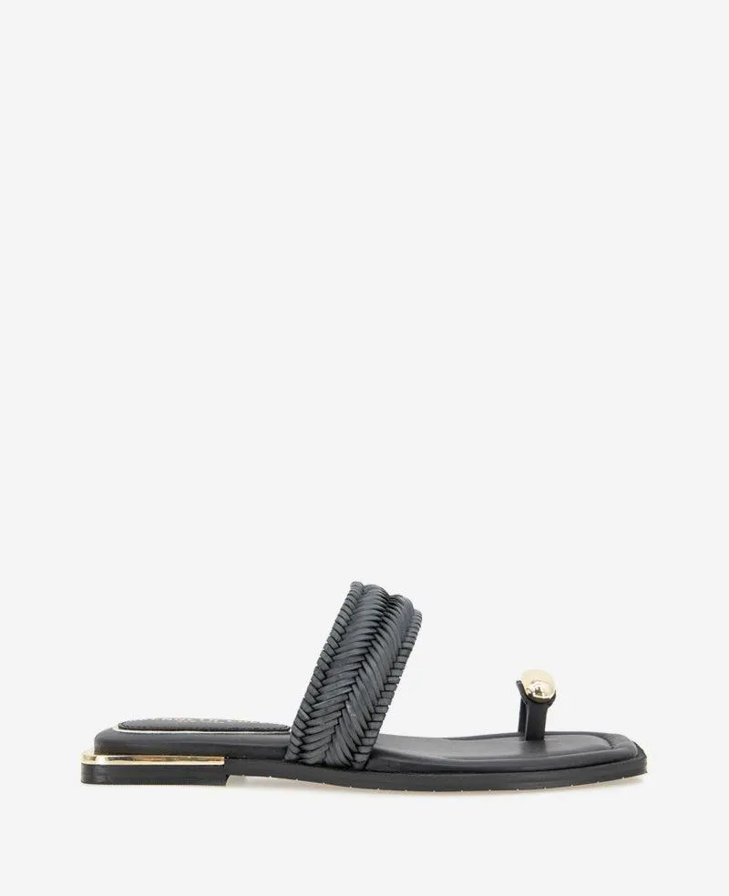 Andarna Leather Woven Toe Ring Sandal - BLACK