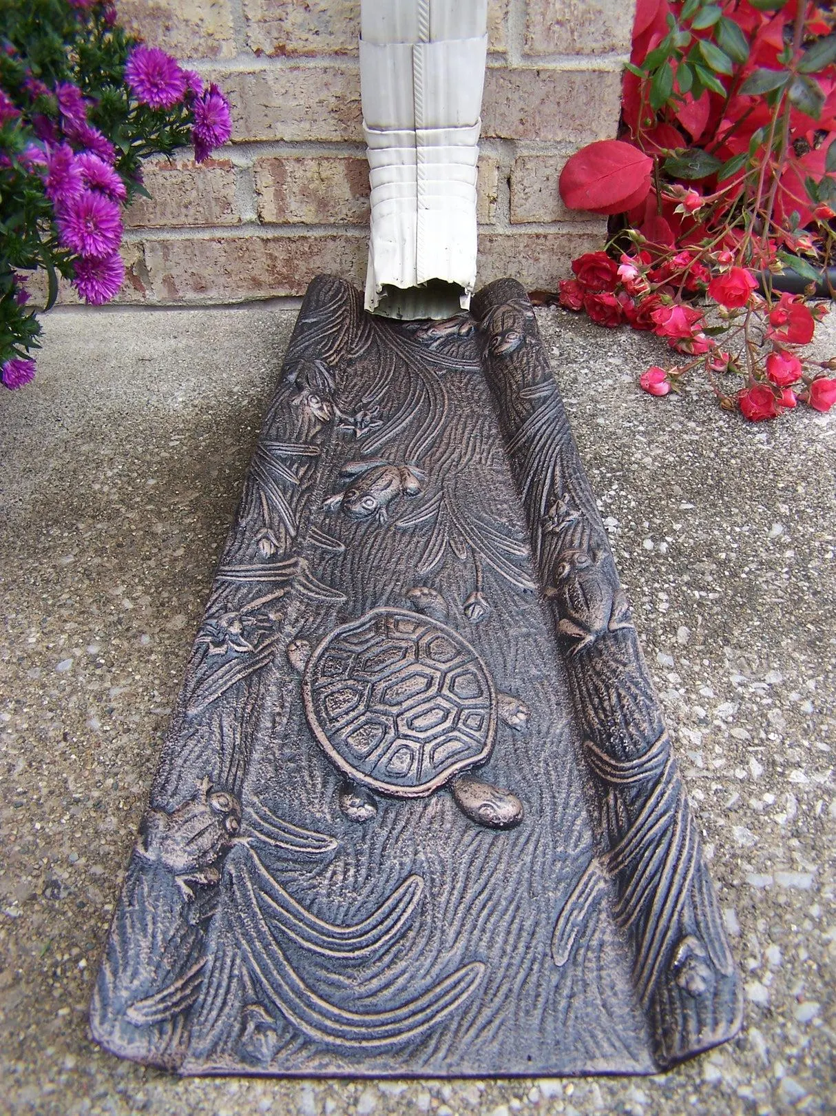 Bronze 22.5-in Cast Aluminum Downspout Gutter Turtle Splash Block