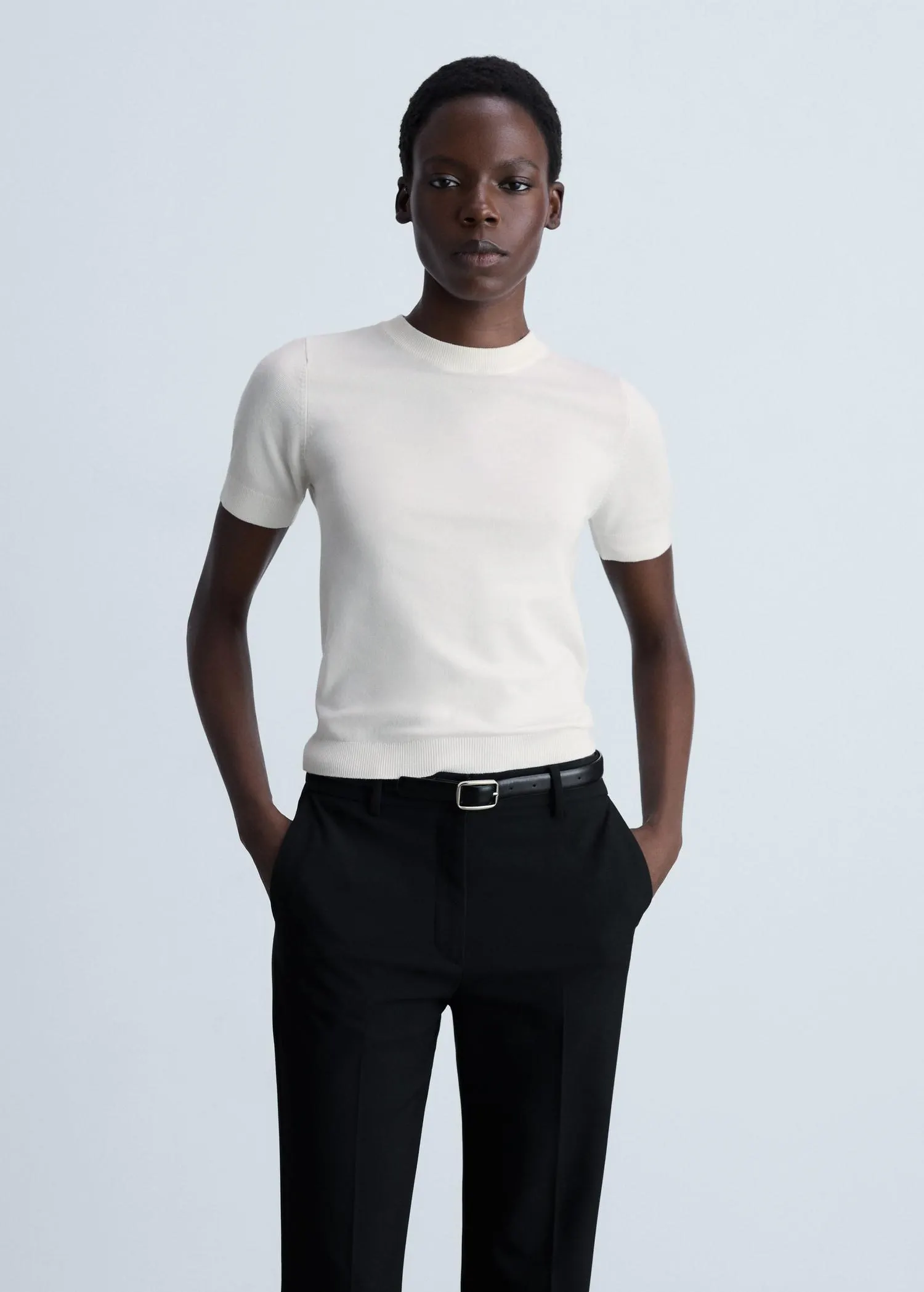 Short-sleeved fine-knit sweater