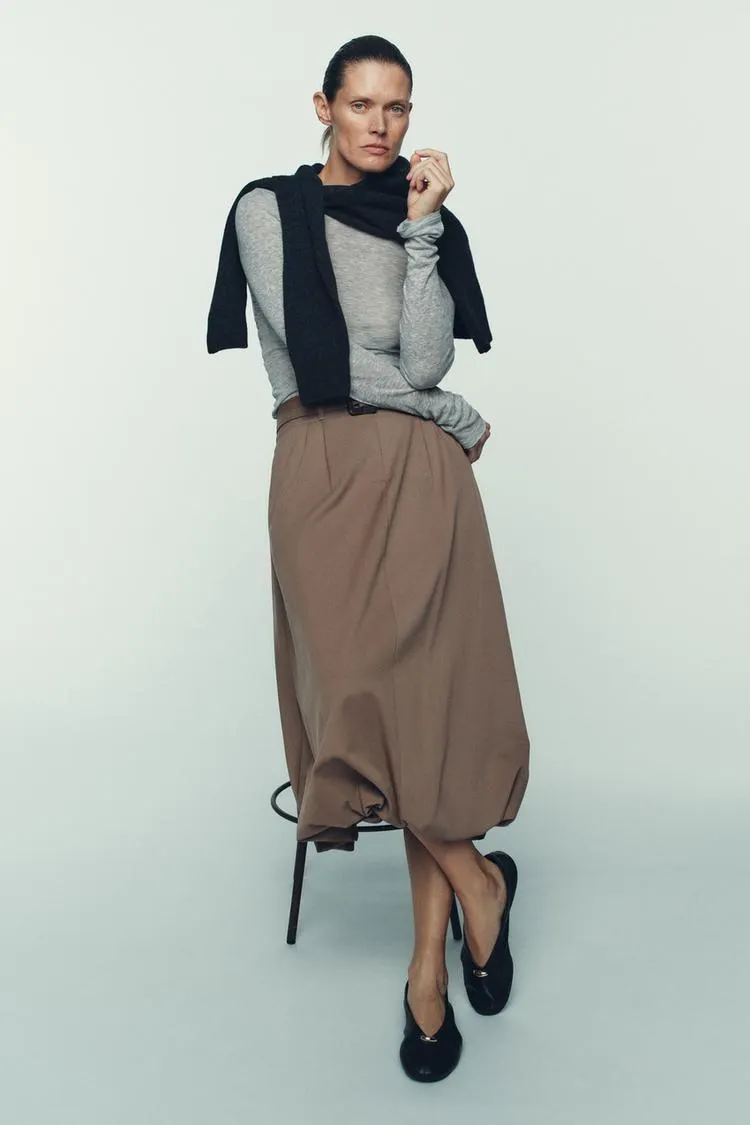 LEATHER BALLET FLATS WITH APPLIQUÉ