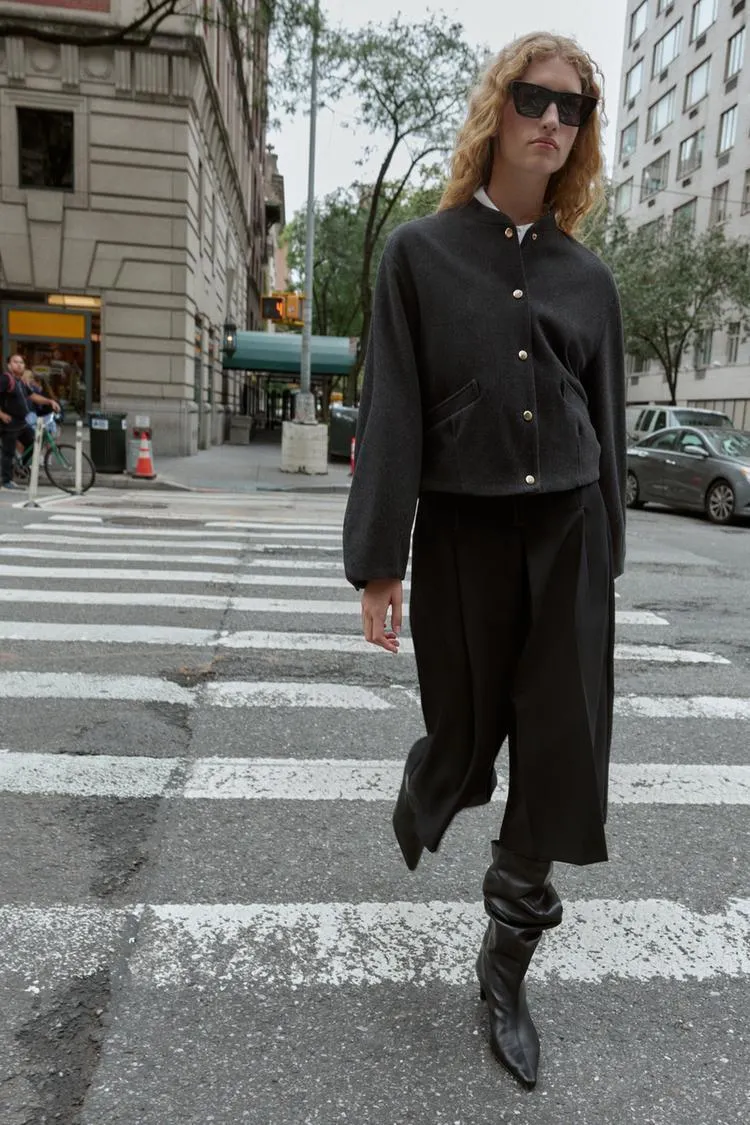 LONG SHORTS WITH CONTRAST STITCHING