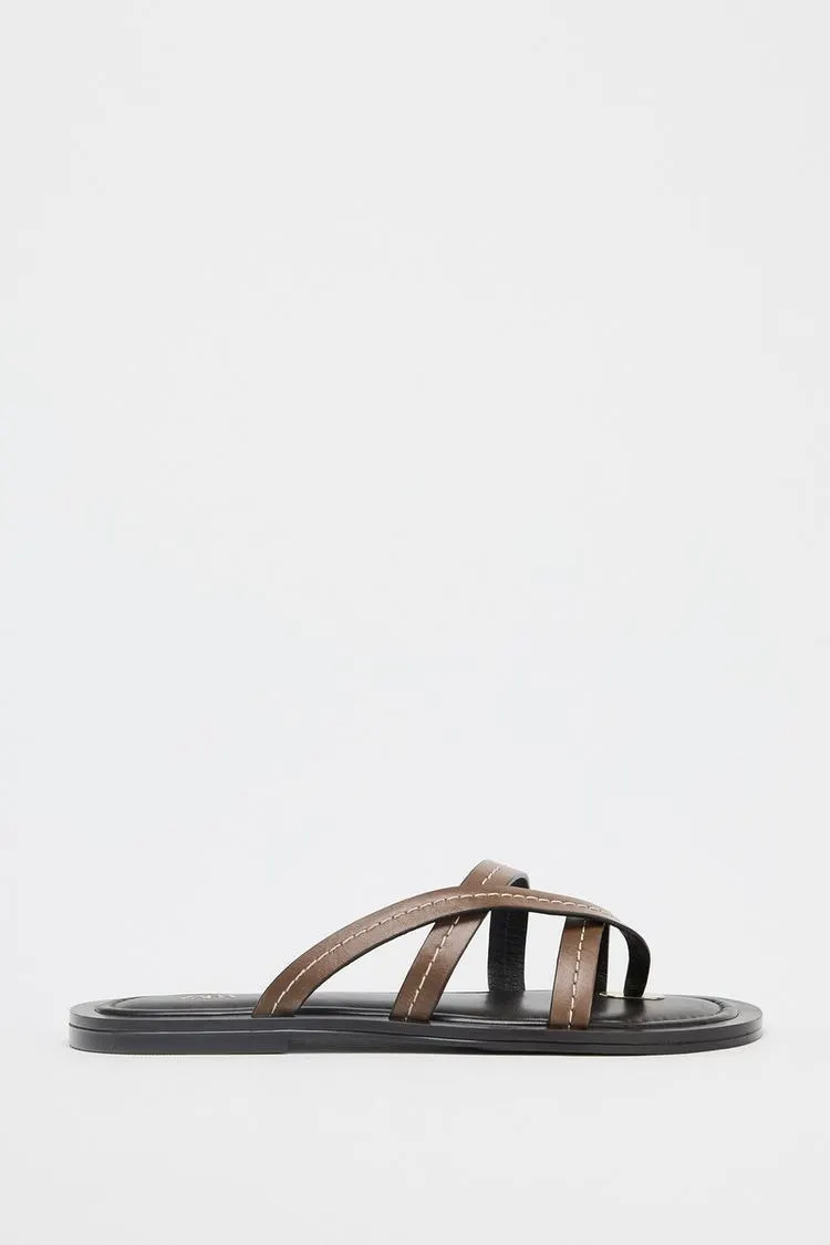 LEATHER STRAPPY FLAT SANDALS