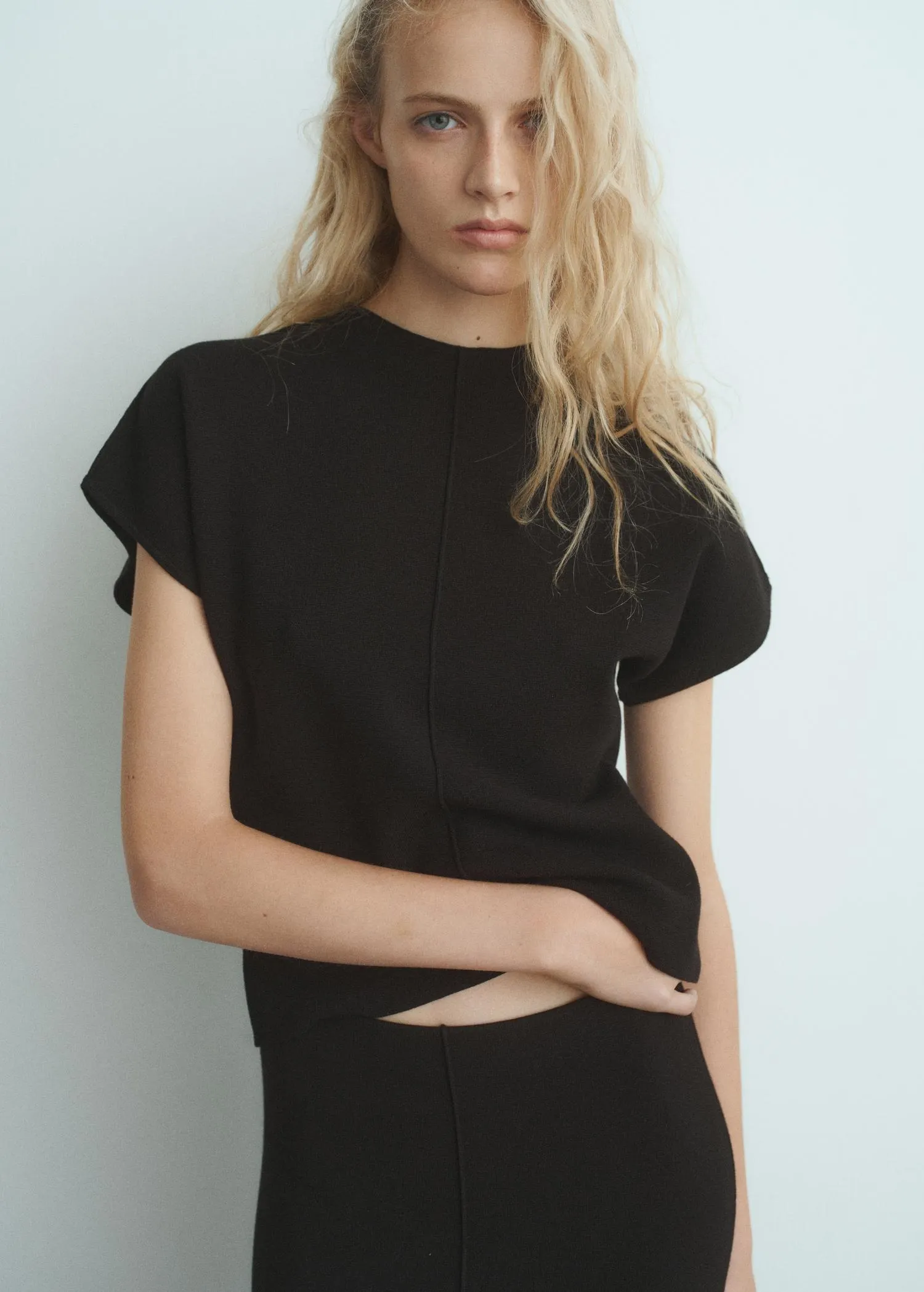 Fine-knit fitted sweater