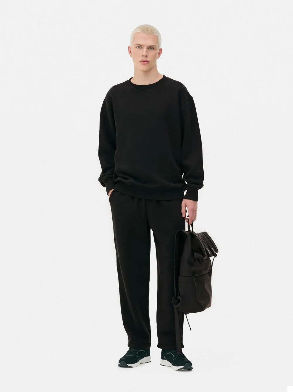 Camisola gola redonda básica