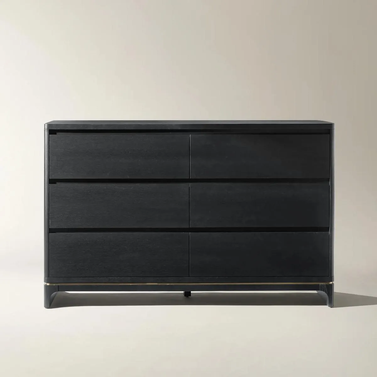 Vanta Wide Dresser