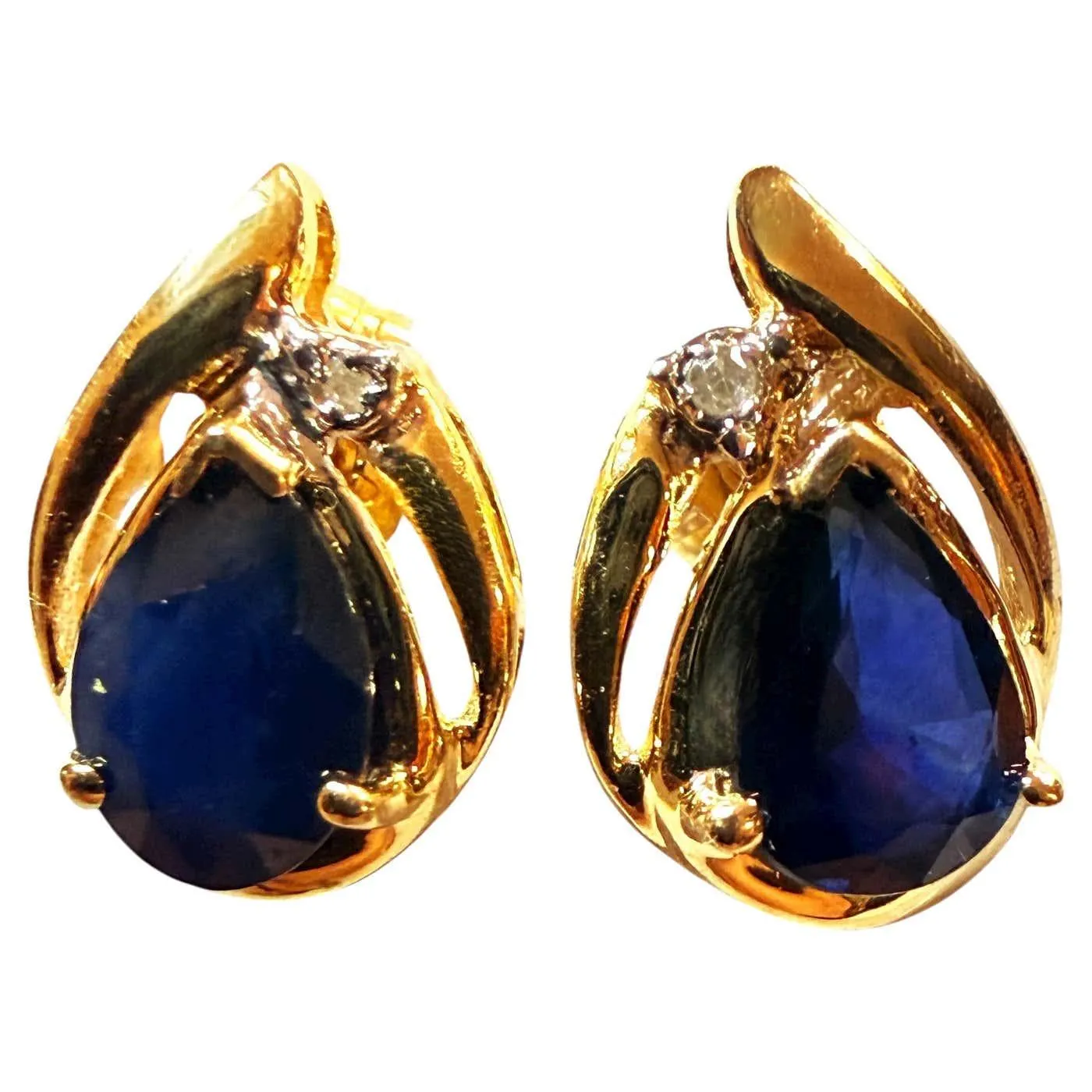 14k Yellow Gold 1.42 Carat Blue Sapphire & Brilliant Cut Diamond Post Earrings