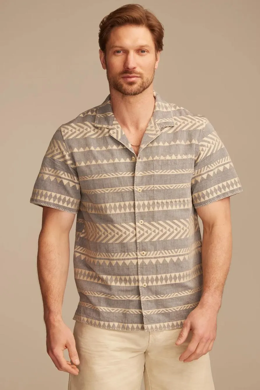 textured stripe camp collar short sleeve shirt