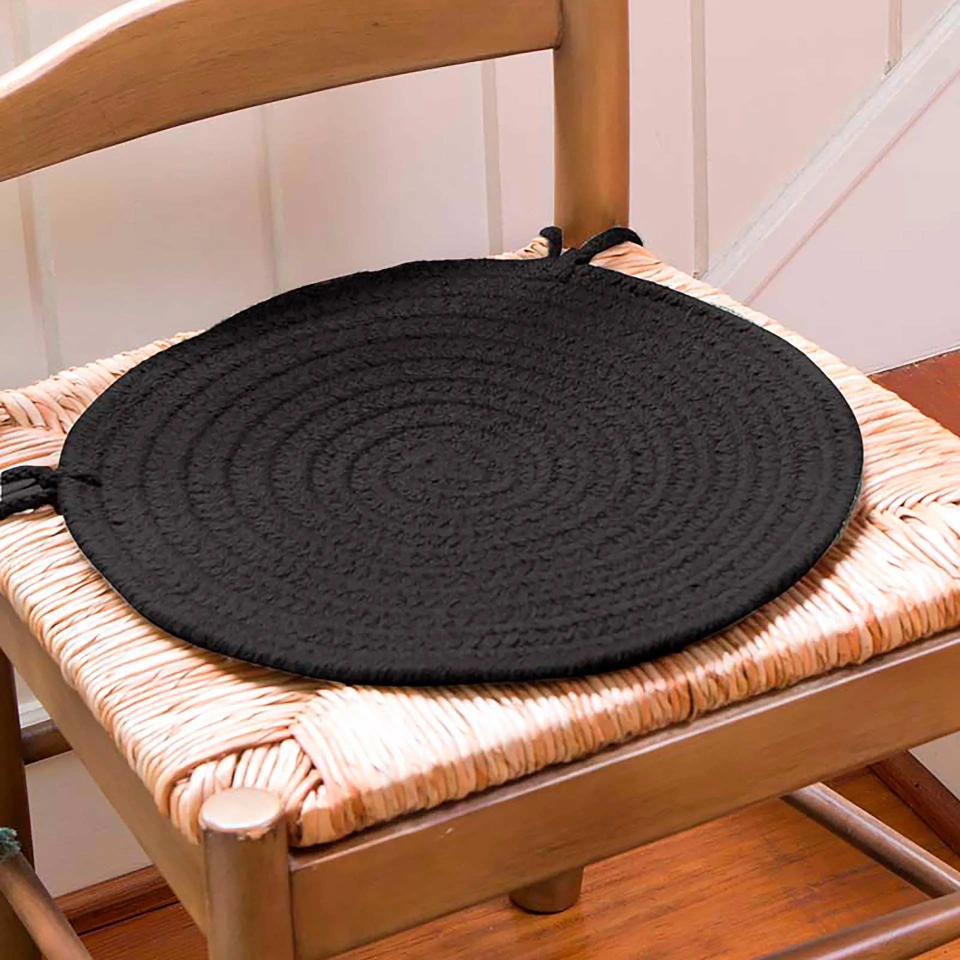 Solid Color Country Classic Braided Polypropylene Chair Pad, 15" dia.