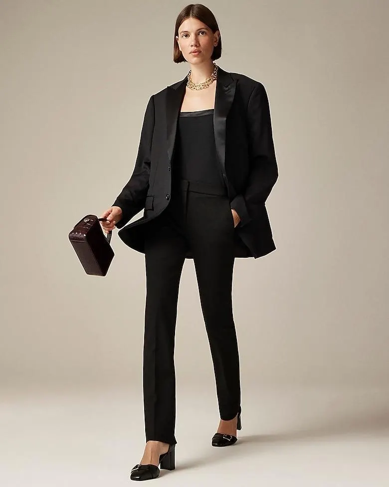 Going-out slim pant in four-season stretch
