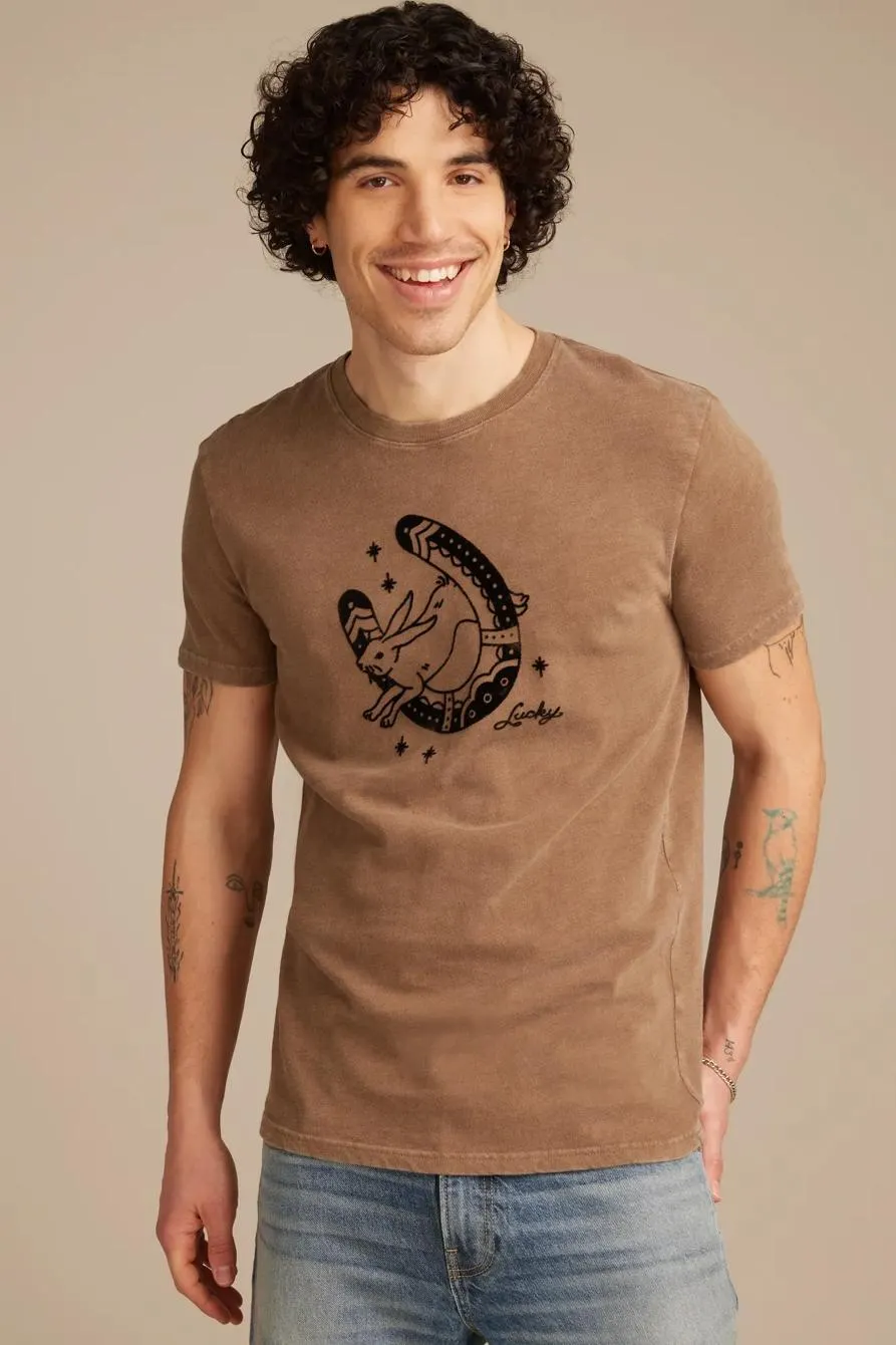 rabbit horseshoe tee