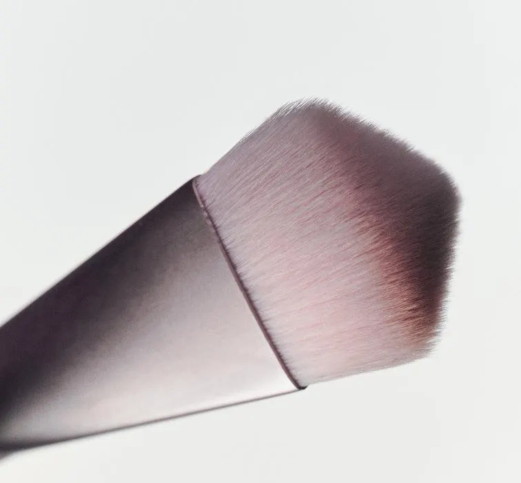 Skin Tint Brush 03