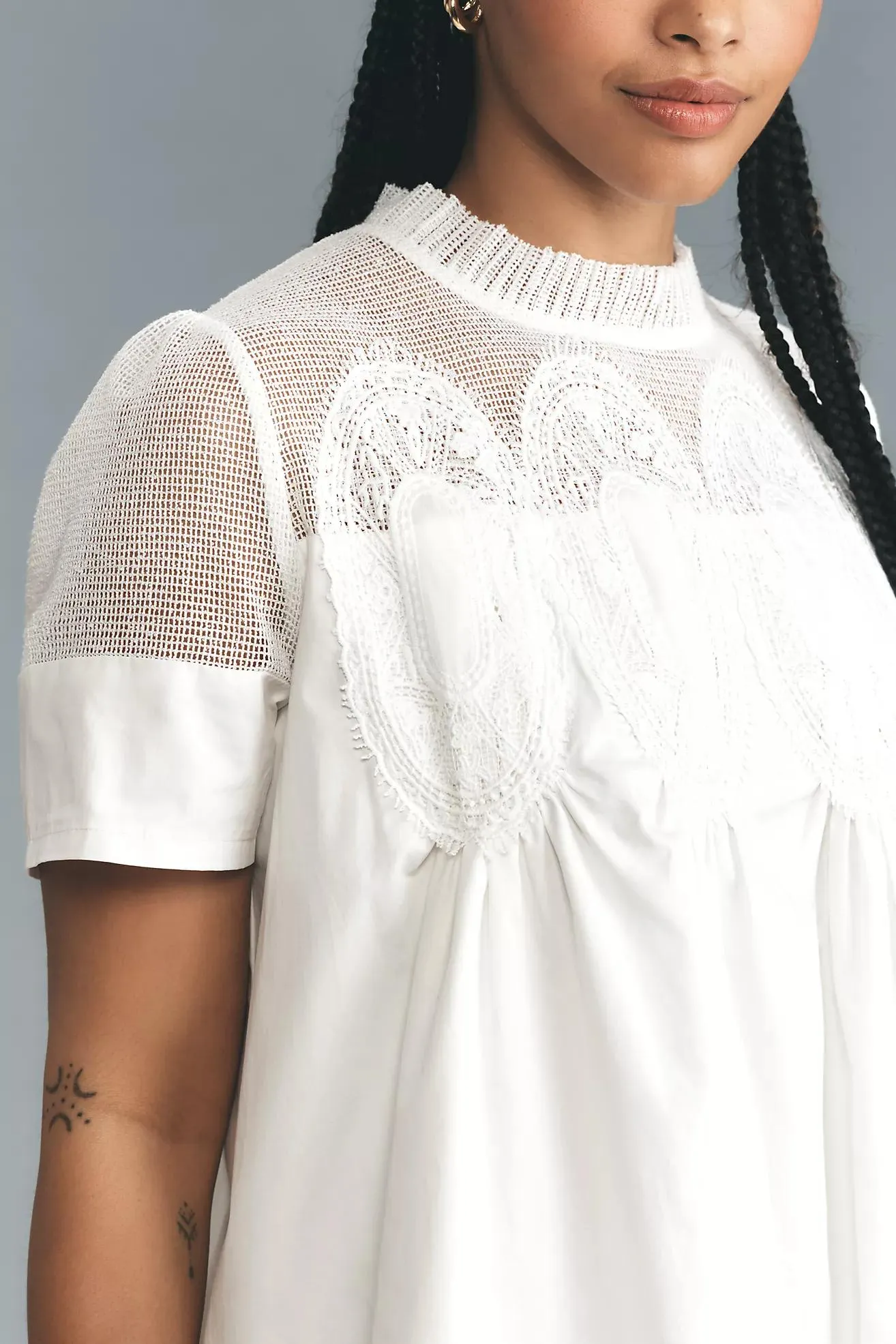 En Elly Lace Short-Sleeve Mini Babydoll Dress