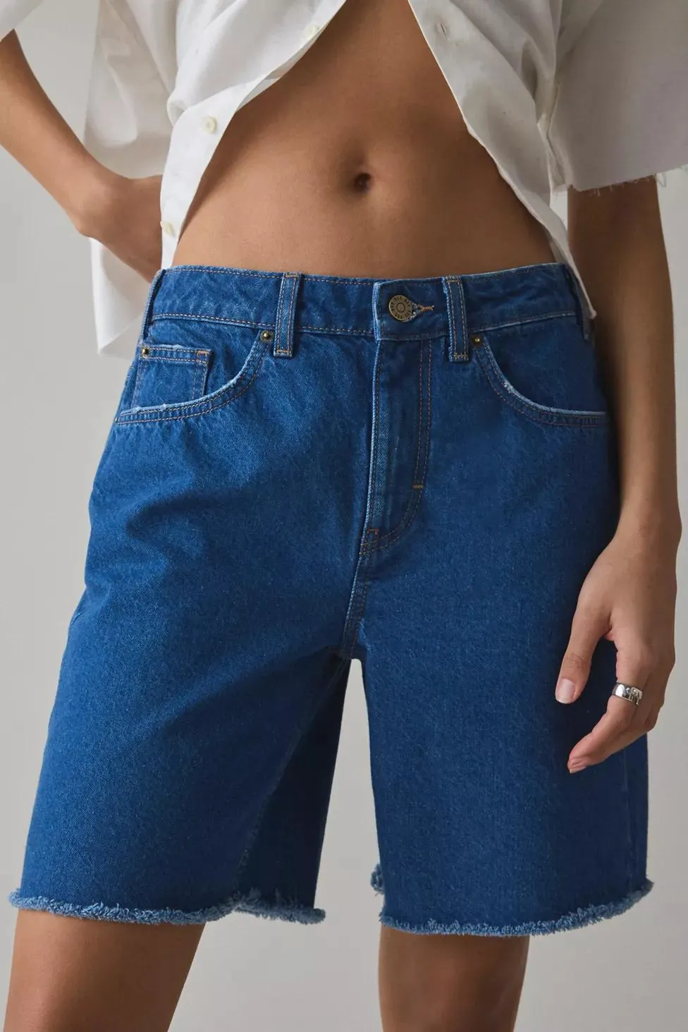 BDG Tori Mid Rise Cutoff Jort
