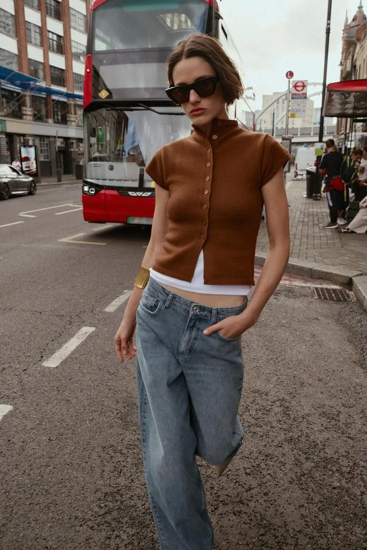 BUTTONED KNIT TOP