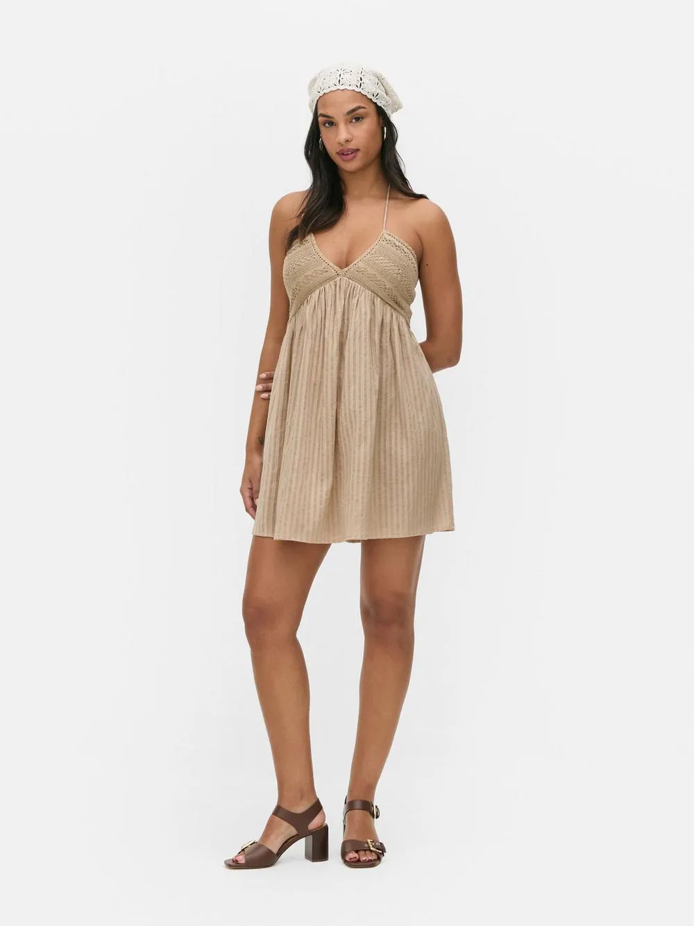 Strukturiertes Neckholder-Minikleid