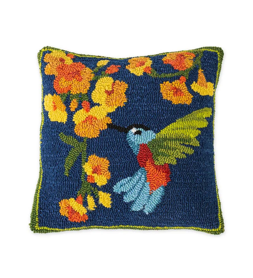 Indoor/Outdoor Trumpet Vine With Hummingbird Hooked Polypropylene Throw Pillow