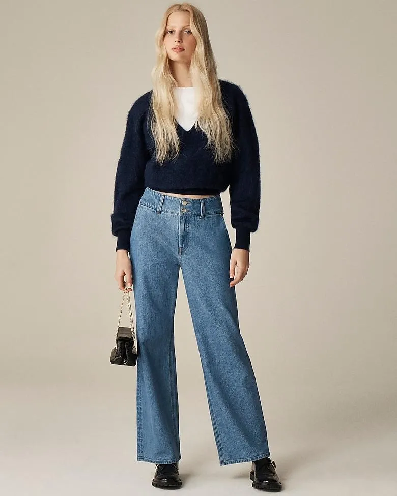 Slim-wide jean with stacked buttons