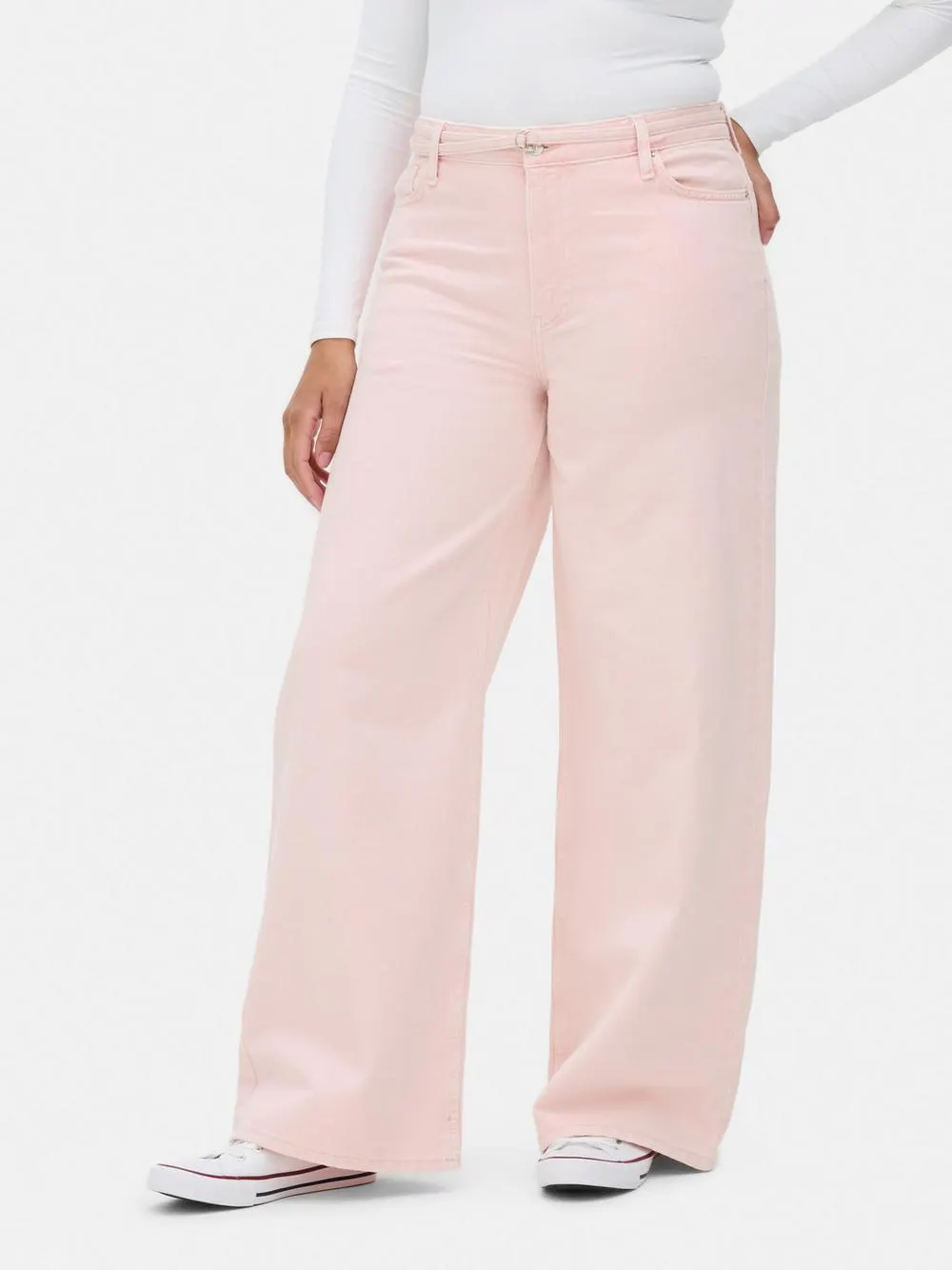 Wide Leg Belted Jeans