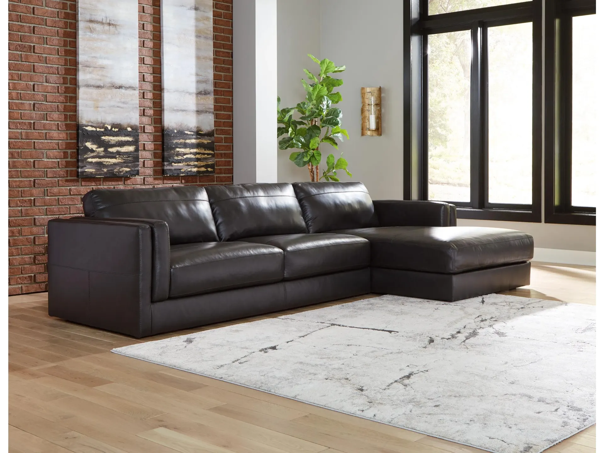 Amiata 2-Piece Leather Sectional with Chaise