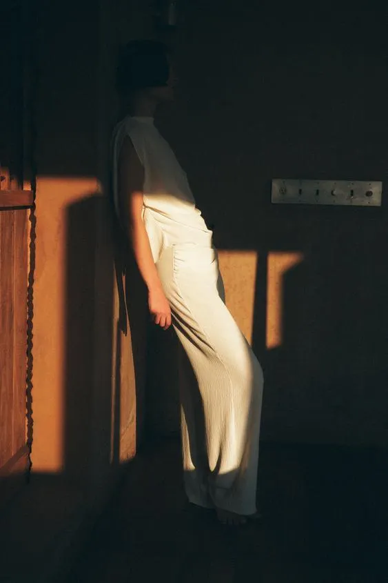 PANTALÓN ASIMÉTRICO TEJIDO RÚSTICO