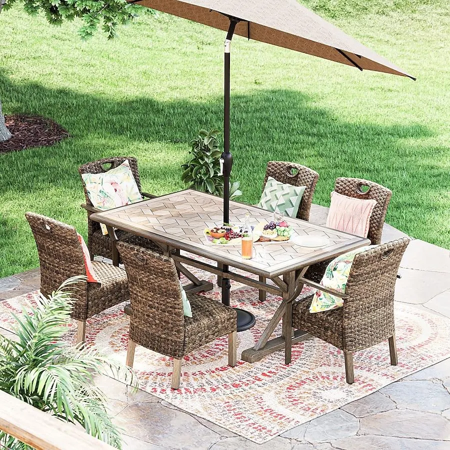 allen + roth with STAINMASTER Red Burst 8 x 10 (ft) Loomed Polypropylene Red Rectangular Outdoor Medallion Area rug