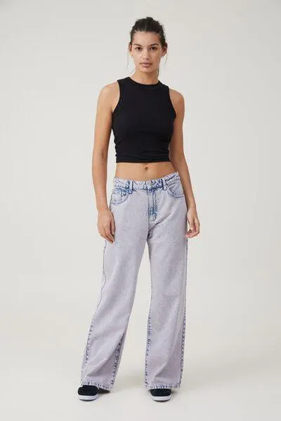 Relaxed Wide Leg Jean