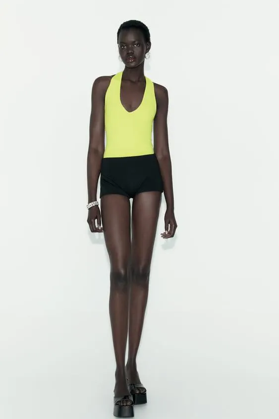 BODY SHAPE COM DECOTE EM V