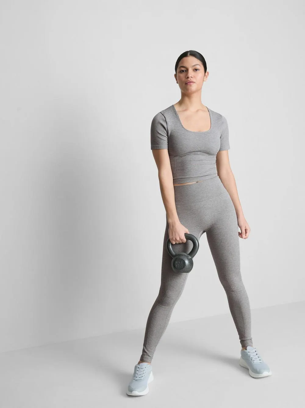 Seamless Cropped Active Contour Tee