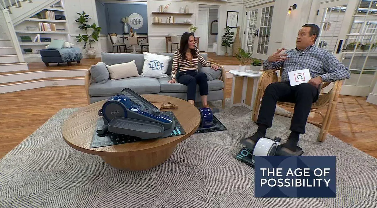 Cubii Groove Compact Seated Elliptical with Mat