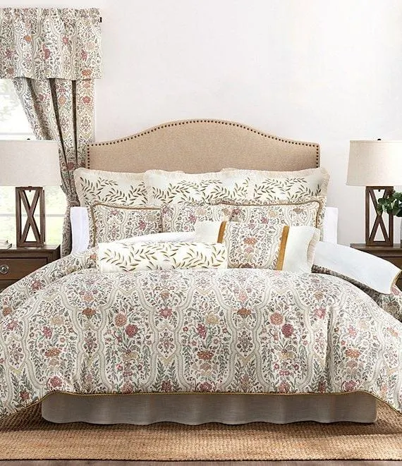Baroda Woven Comforter Set