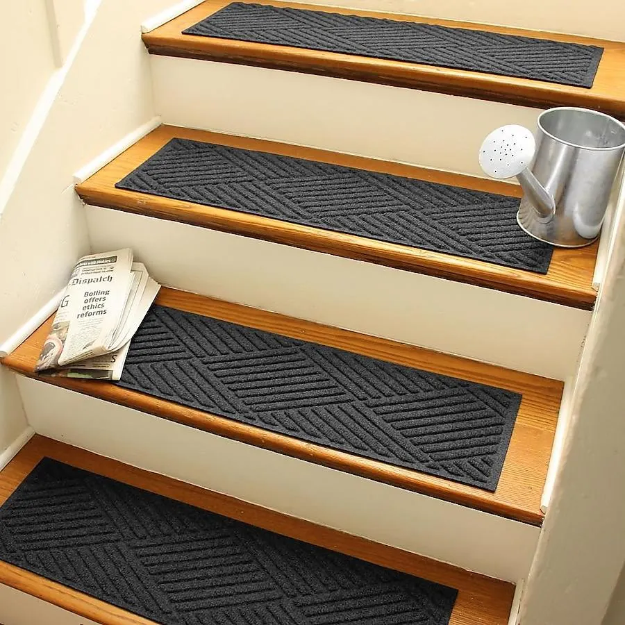 Bungalow Flooring WaterHog Charcoal Rectangular Indoor/Outdoor Geometric Stair tread rug 4