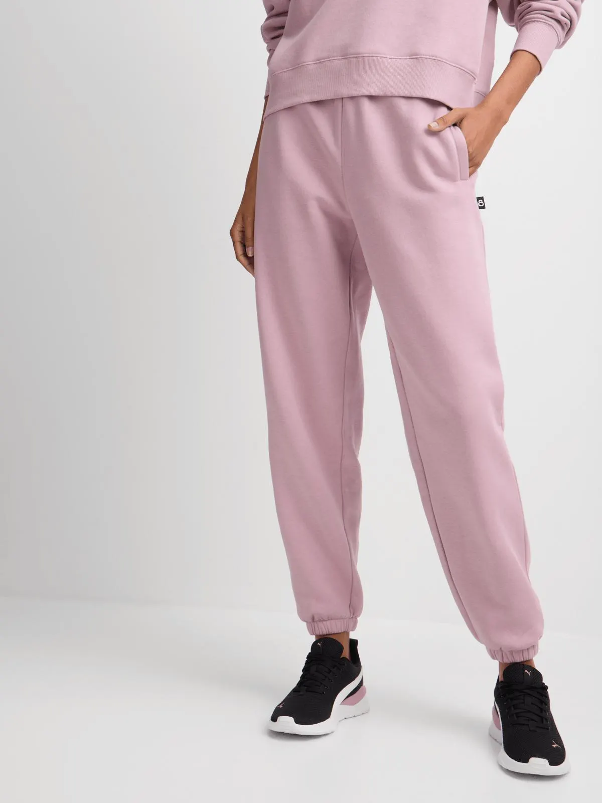 TS Womens Dynamic Fleece Oversized Blush Pink Jogger