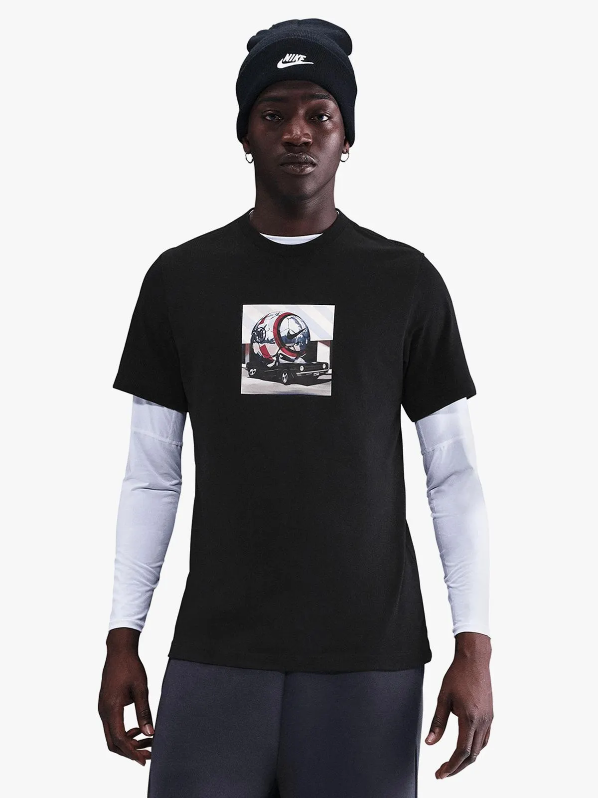Nike Mens Graphic Black Tee