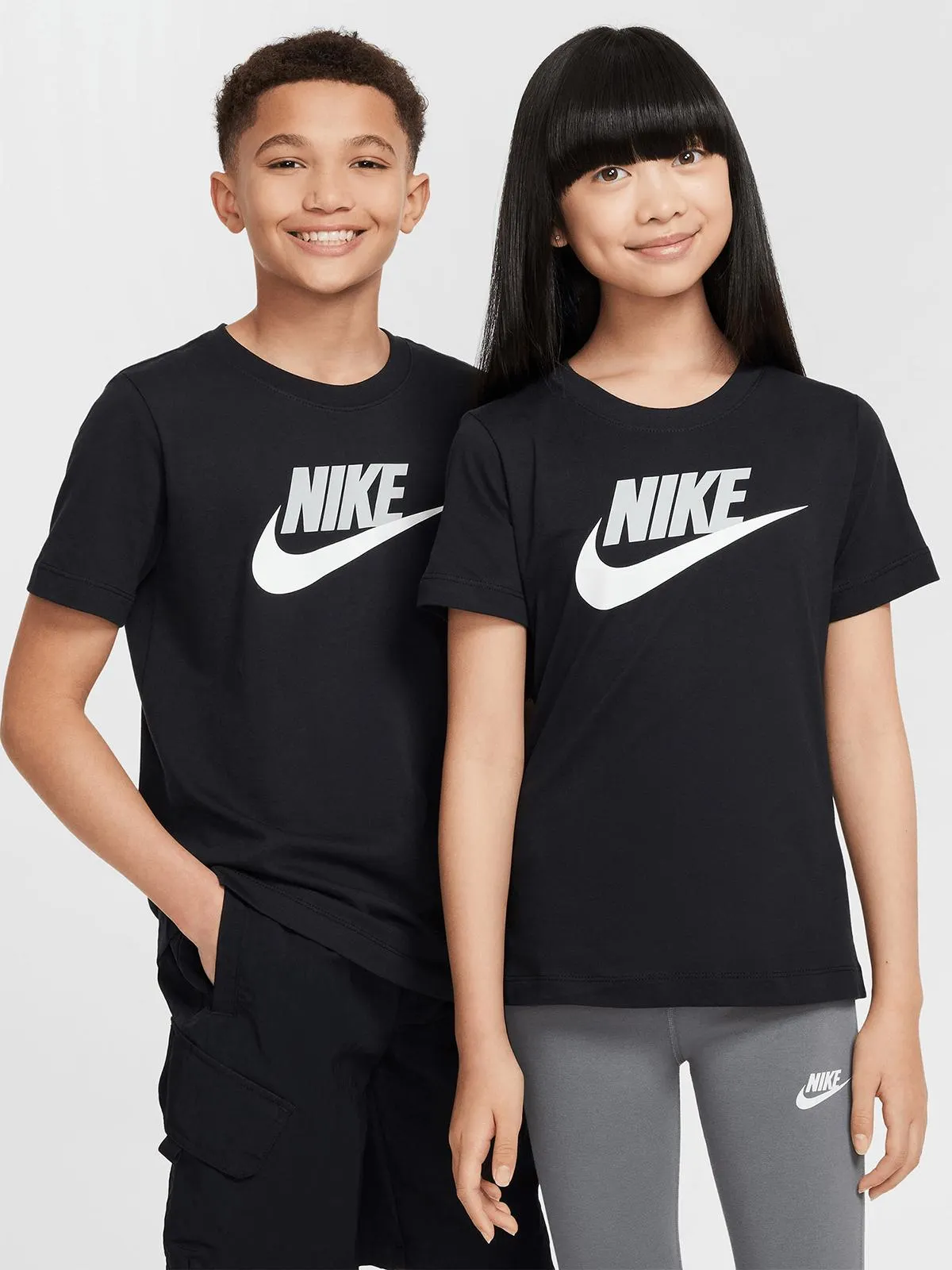 Nike Unisex Youth Sportswear Futura Black T-Shirt