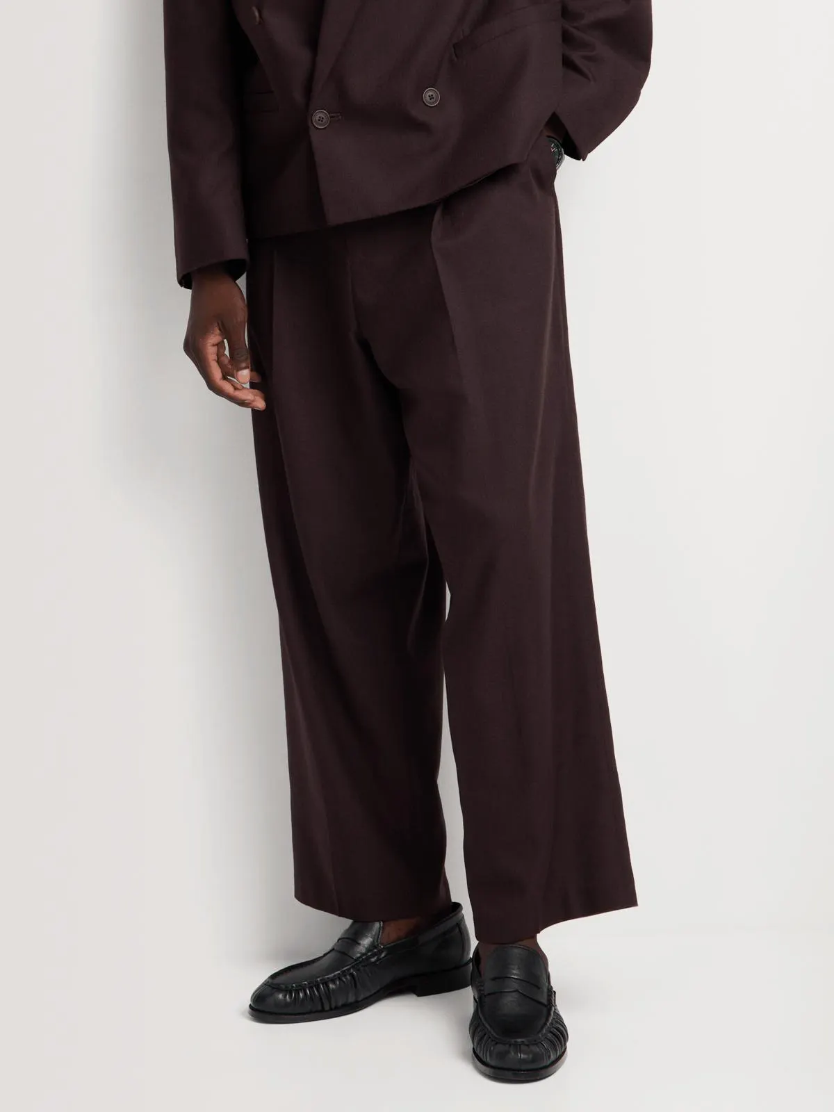 Markham Men's Relaxed Fit Brown Crop Trouser