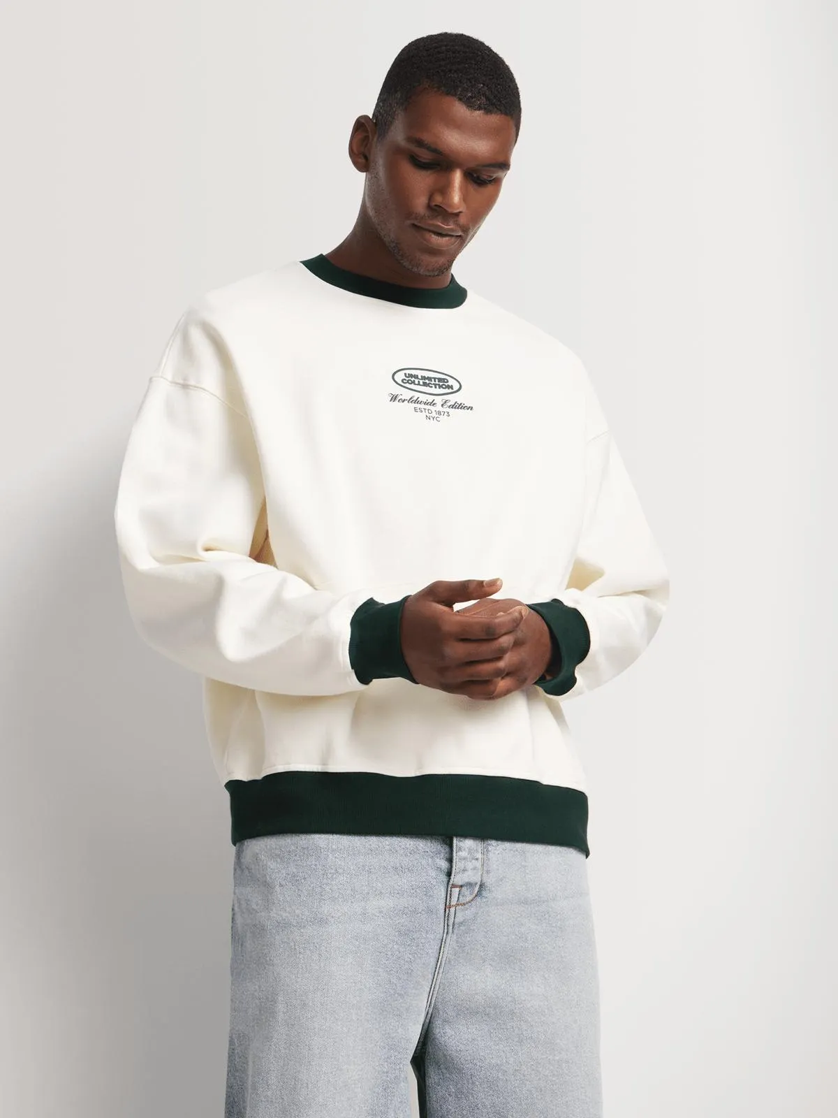 Men's Markham Graphic Contrast Cutline Detail White Crewneck Sweater