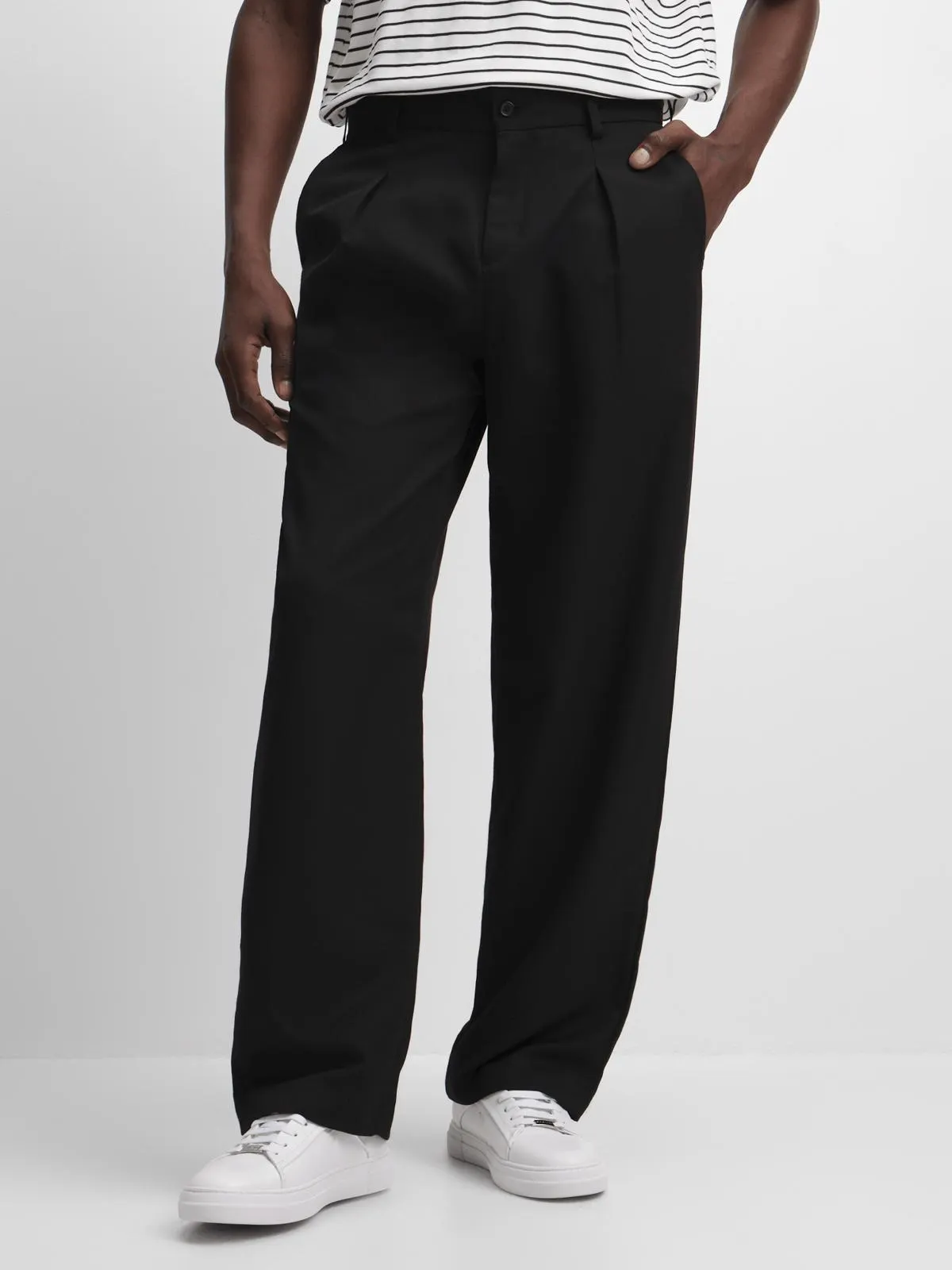 Jet Men's Black Baggy Pleated Trouser