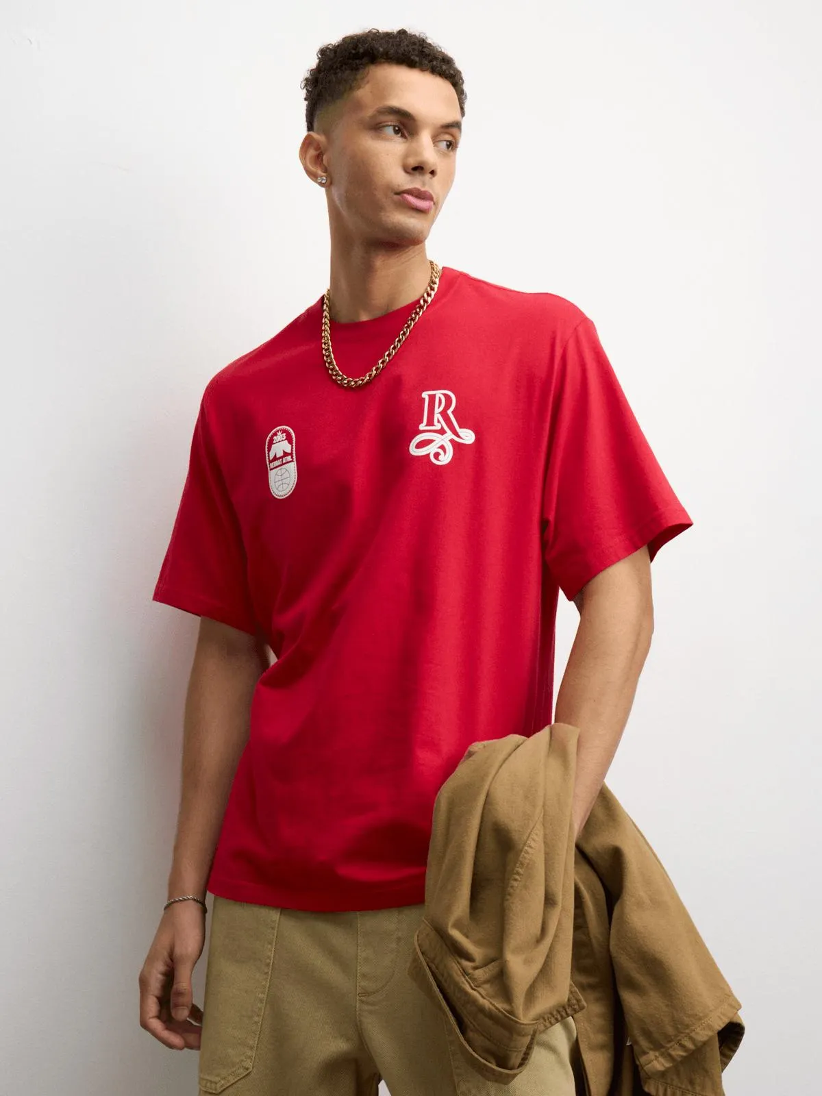 Redbat Athletics Men's 'R' Badge Graphic Red T-Shirt