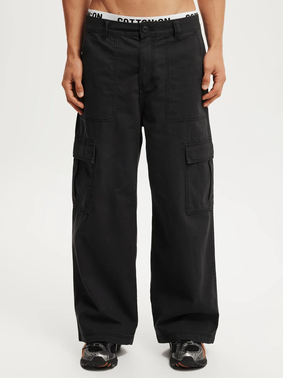 Men's Cotton On Black Axel Super Baggy Cargo Pants