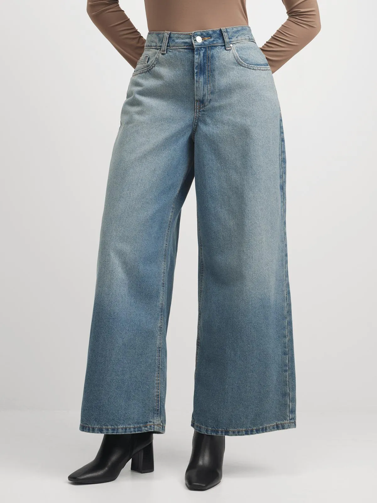 Jet Women's Light Stained Baggy Jeans